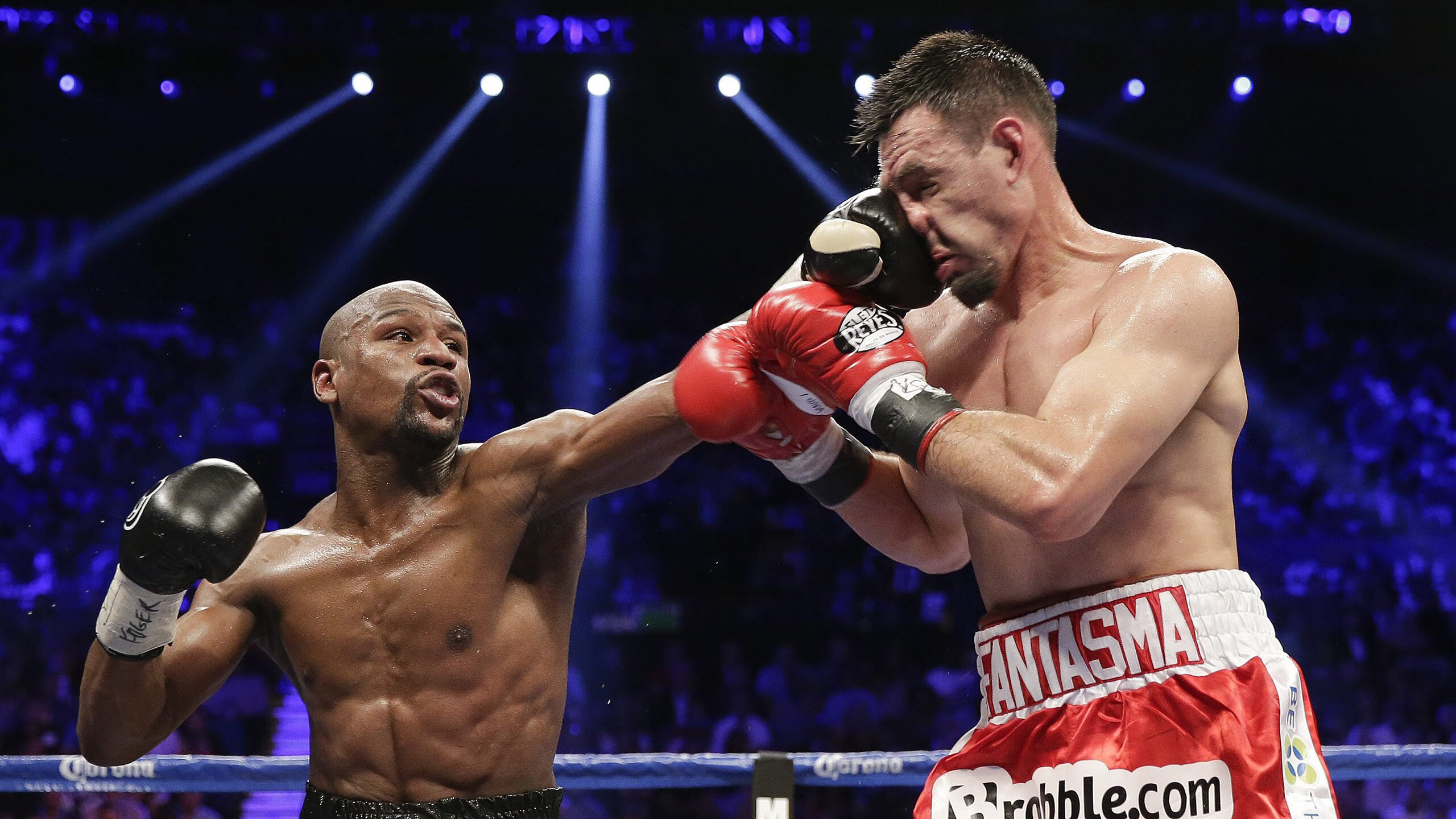 赛道上的孤胆英雄，维斯塔潘如何扛起红牛鏖战迈凯伦